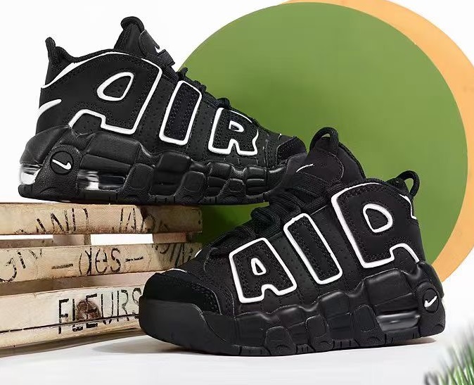 Kids Air More Uptempo 02